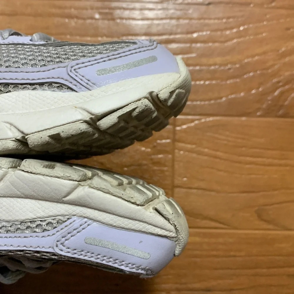 Nike Zoom Vomero 5 Athletic Sneakers